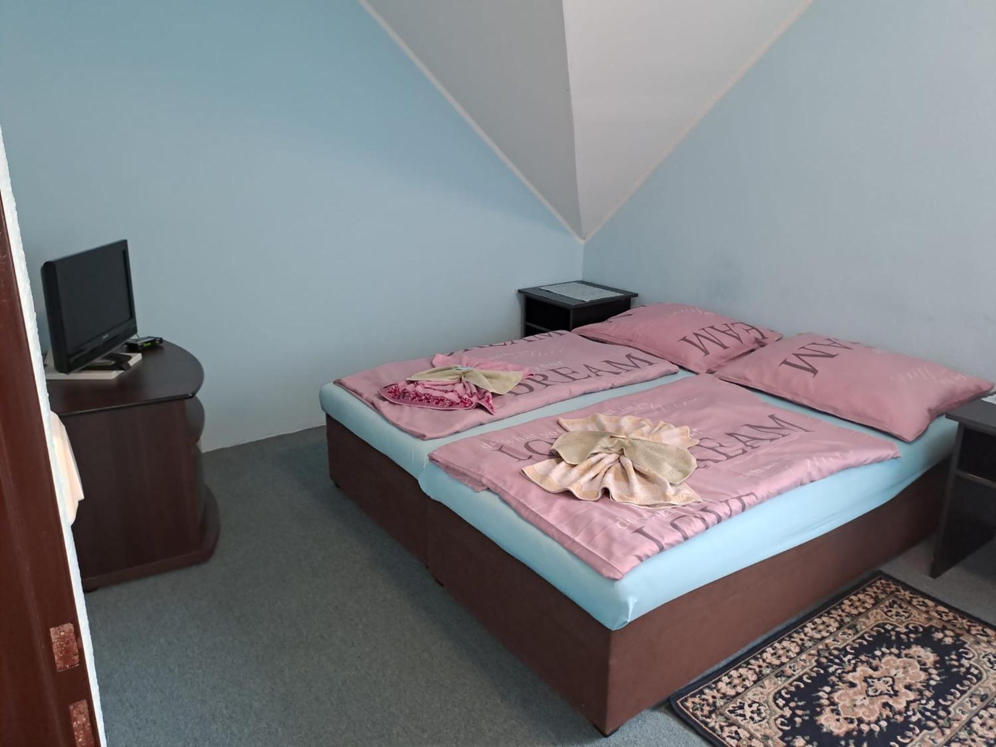 Hotel Kamenny Vrch 호무토프 외부 사진
