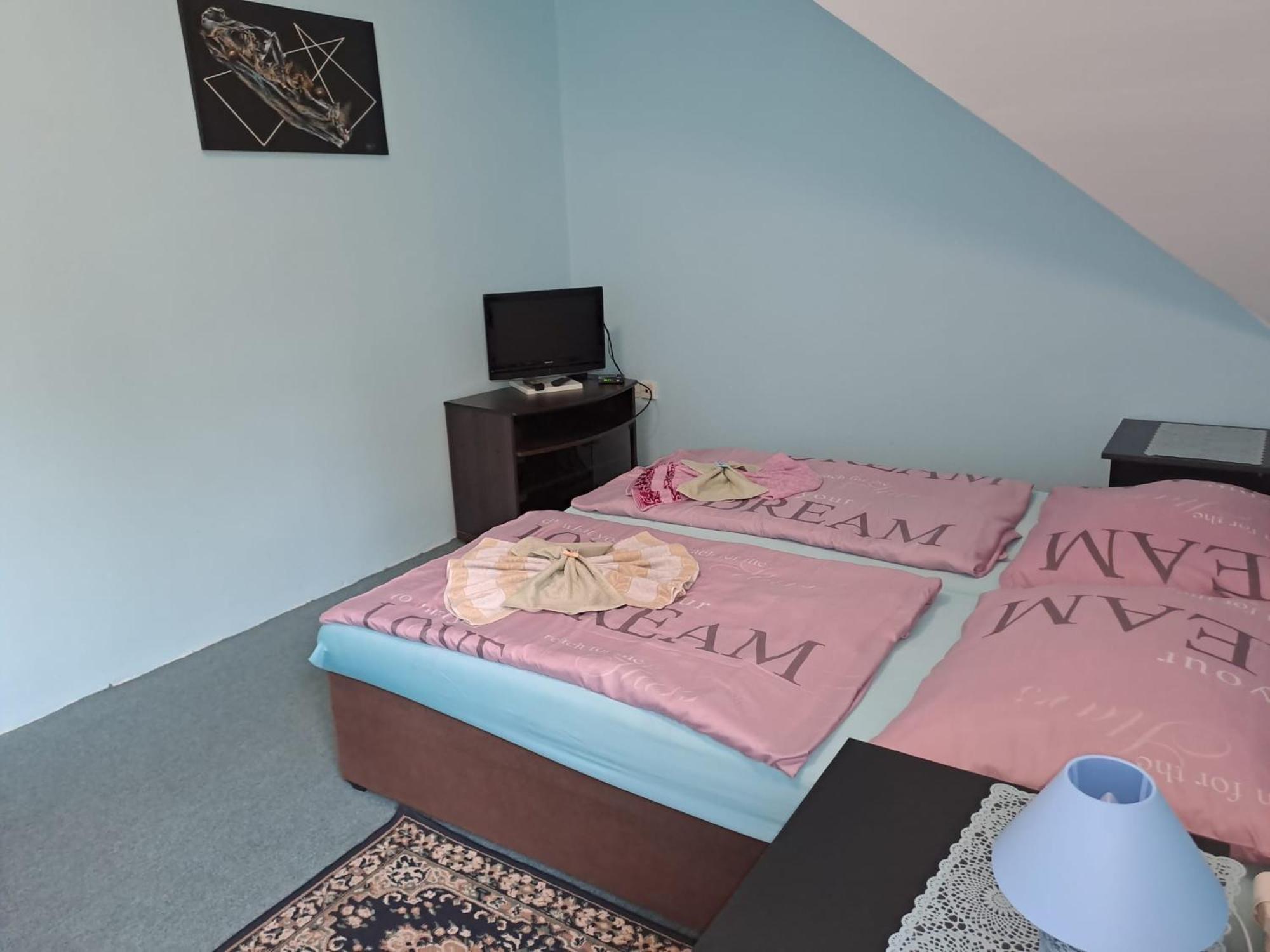 Hotel Kamenny Vrch 호무토프 외부 사진