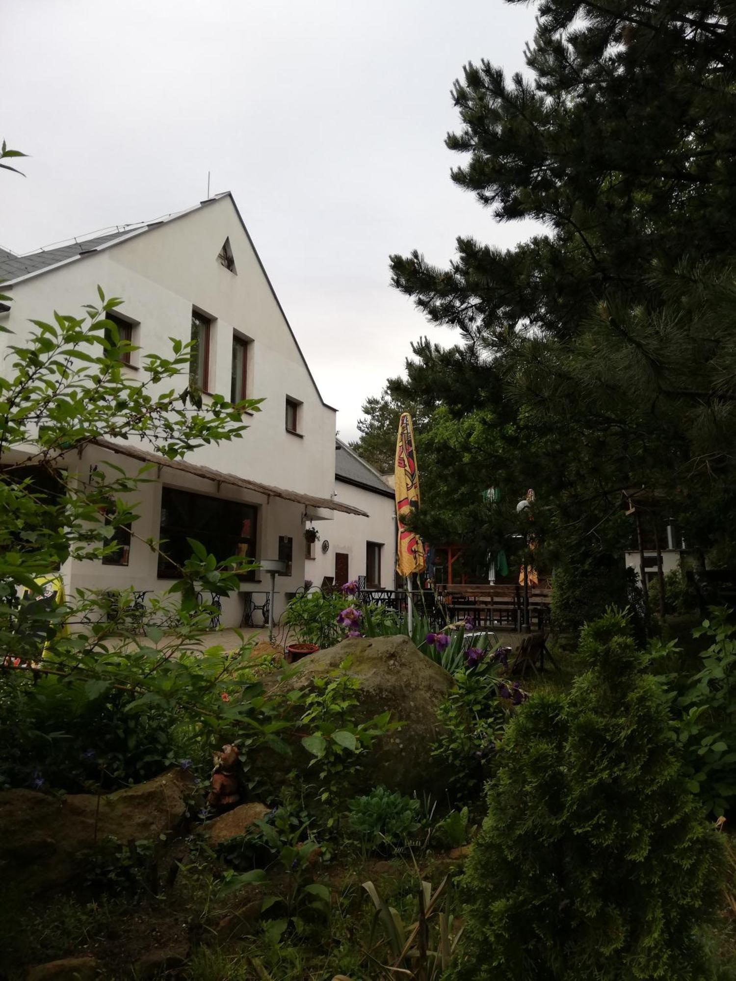 Hotel Kamenny Vrch 호무토프 외부 사진