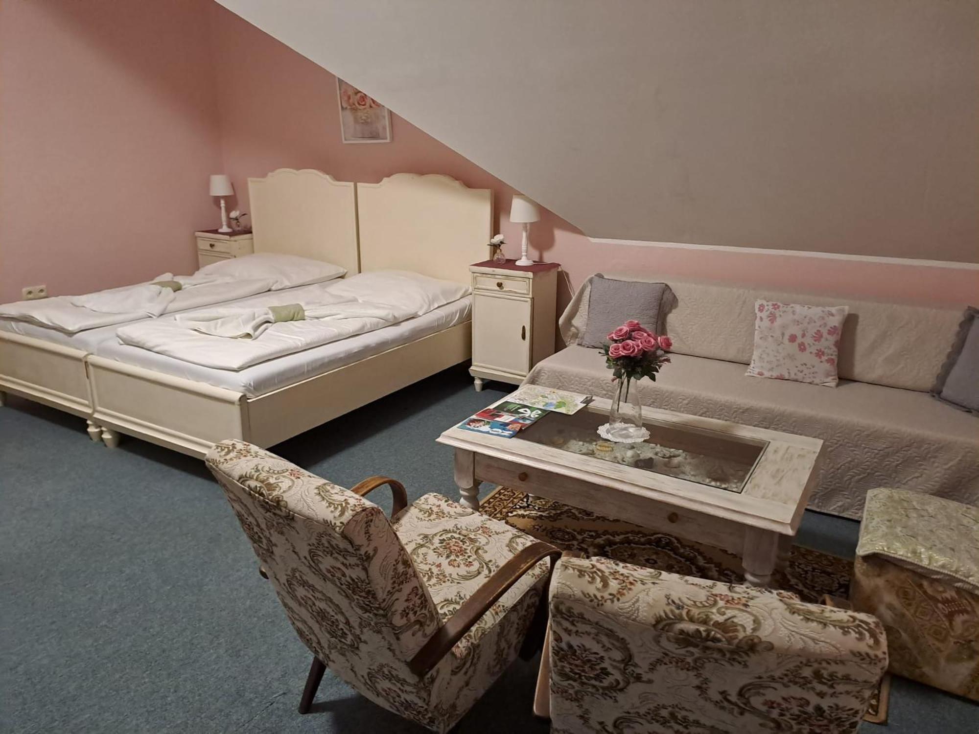 Hotel Kamenny Vrch 호무토프 객실 사진