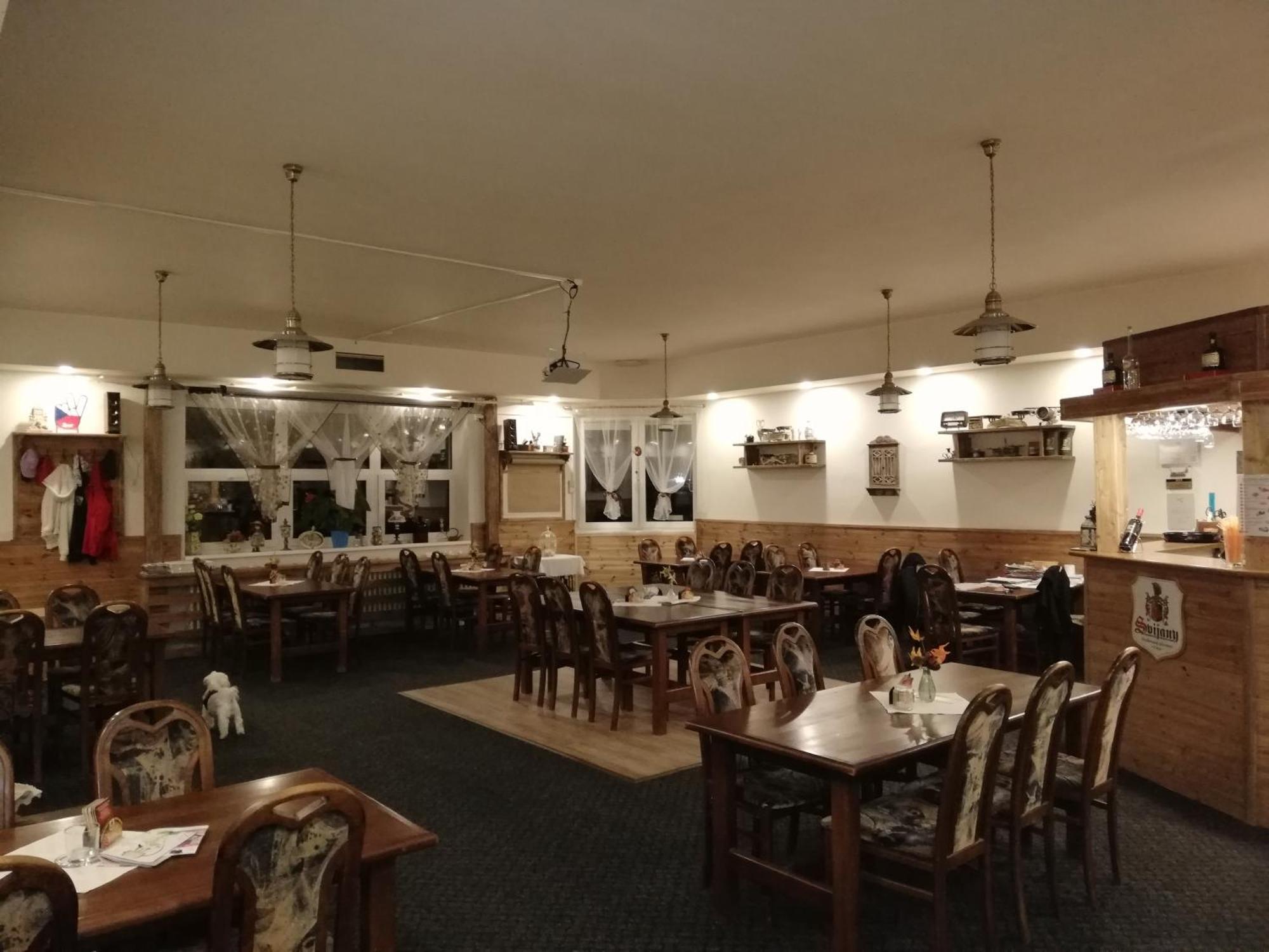 Hotel Kamenny Vrch 호무토프 외부 사진